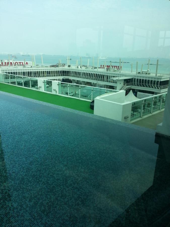 Premier Suite At Maritime George Town Exterior photo