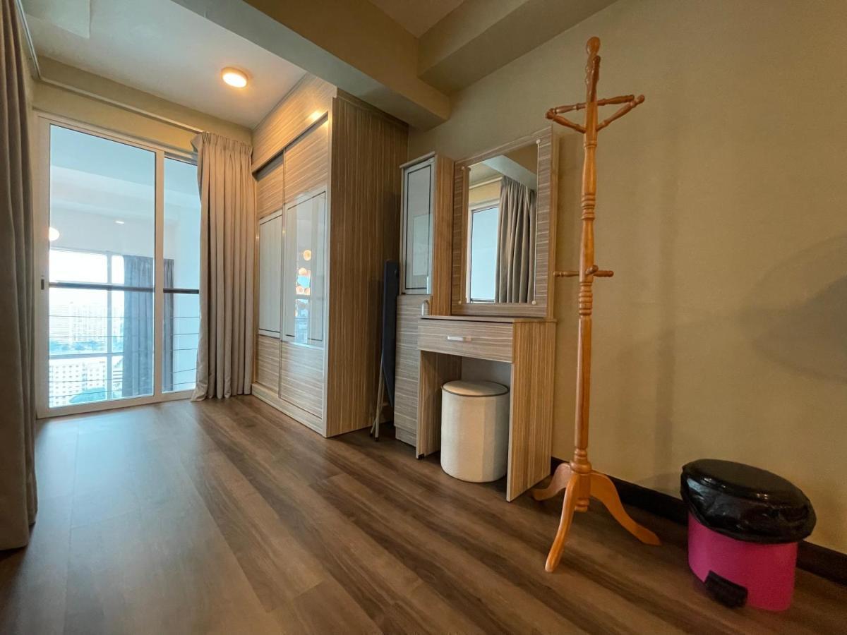 Premier Suite At Maritime George Town Exterior photo