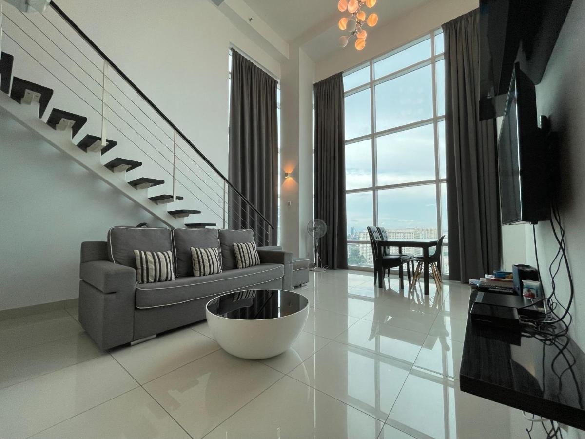 Premier Suite At Maritime George Town Exterior photo
